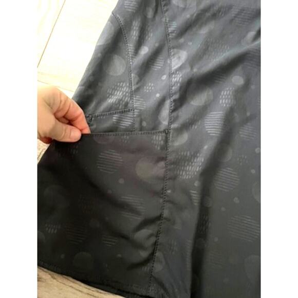 EUC Wonder Wink Gray scrub top w circular pattern imprinted sz large nursing - Picture 3 of 6